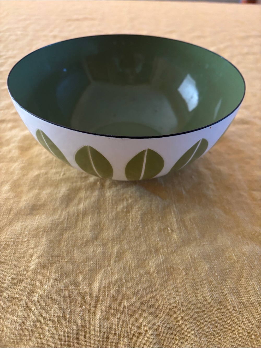 Vintage Green and White Decorative Bowl with Leaf Motif